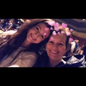 Meet your Posher, Naomai